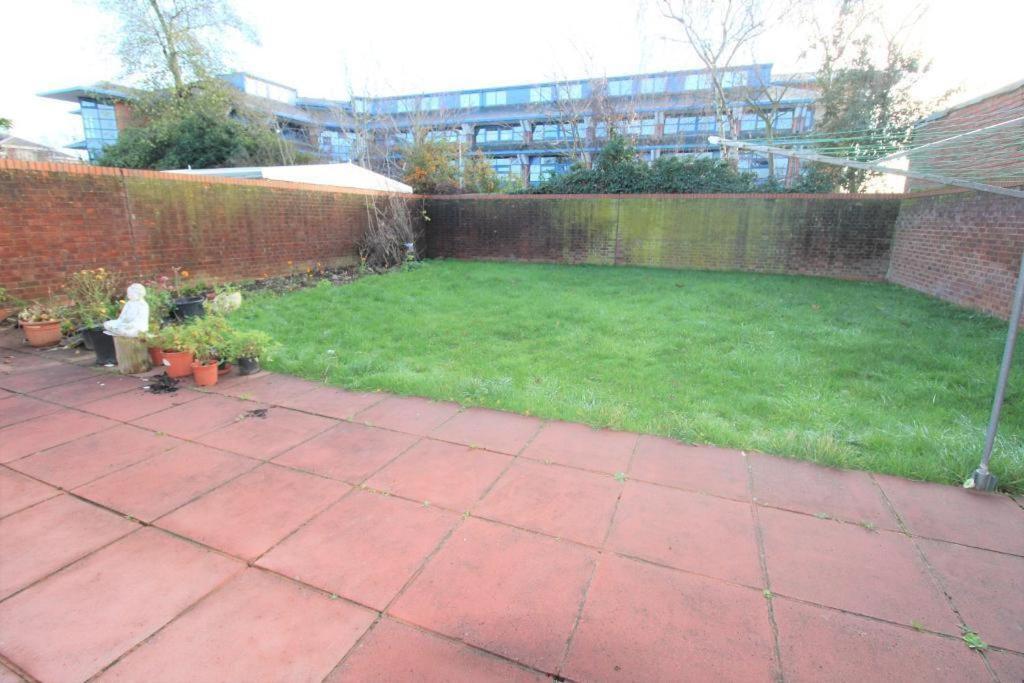 The Heathrow Lodge London Uk Harmondsworth Eksteriør billede