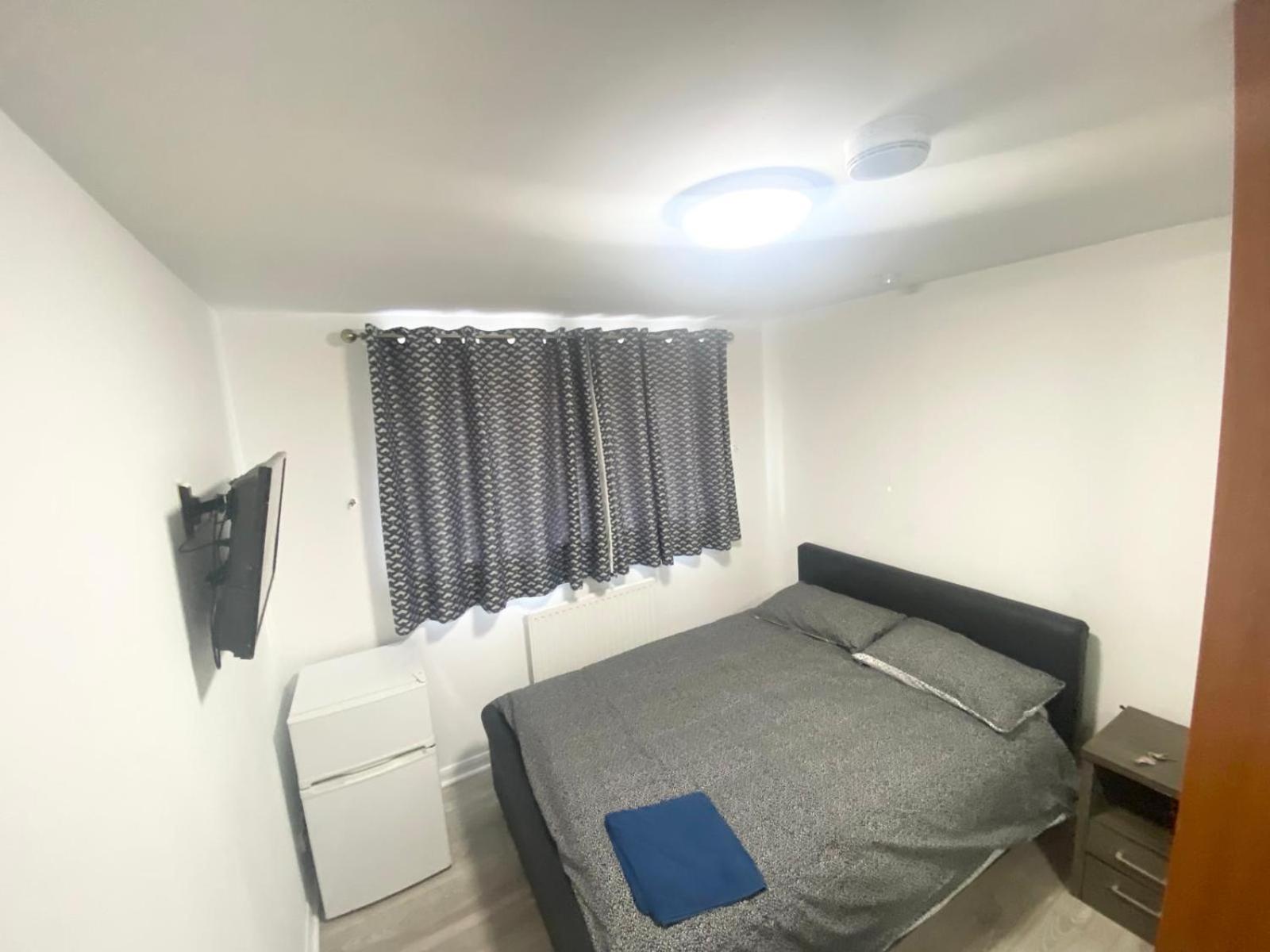 The Heathrow Lodge London Uk Harmondsworth Eksteriør billede
