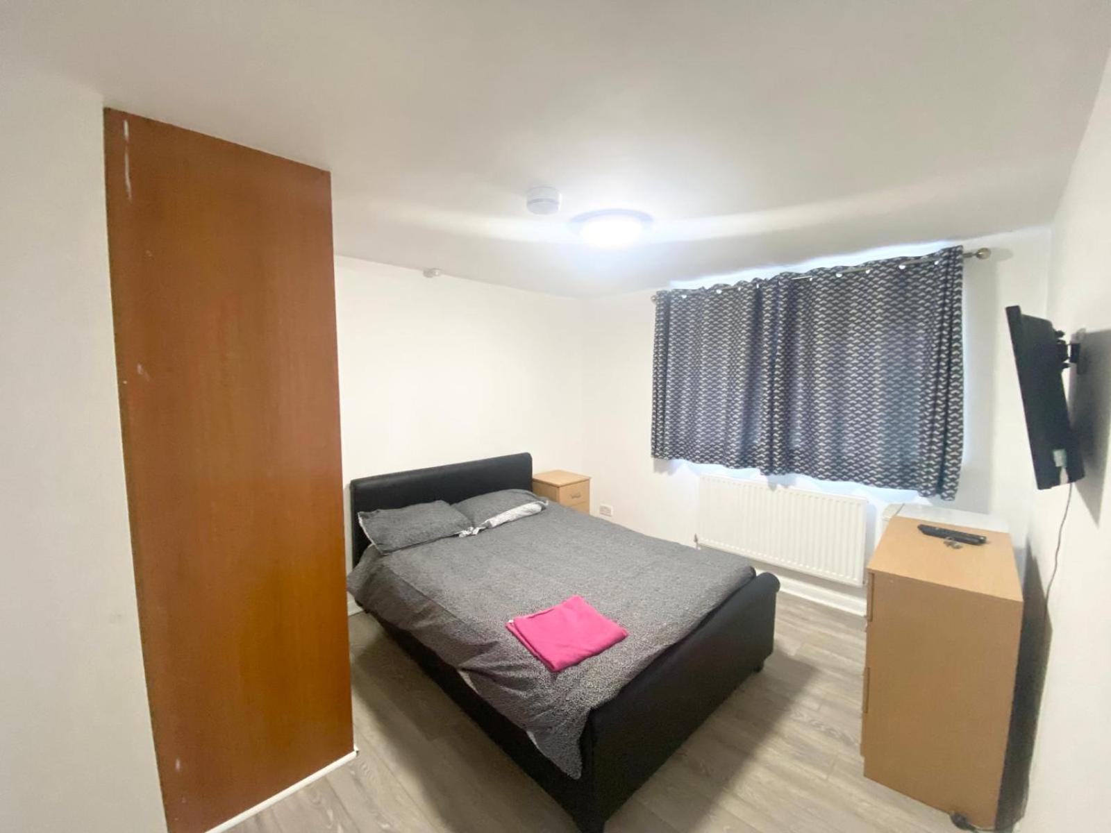 The Heathrow Lodge London Uk Harmondsworth Eksteriør billede